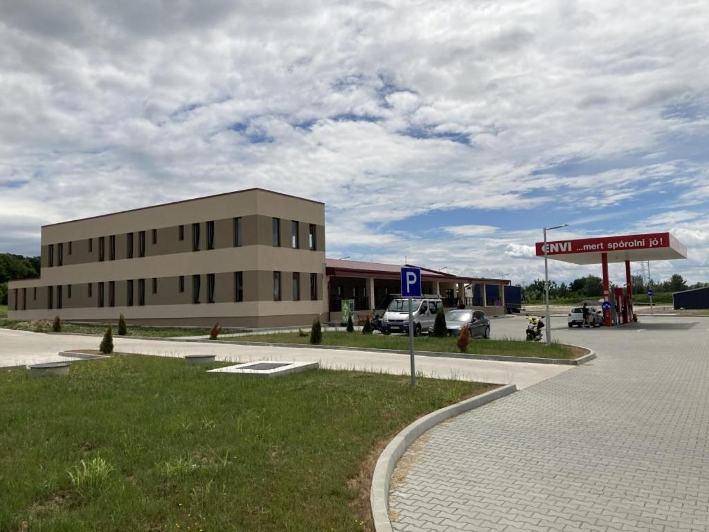 M70 Panzio Muraszemenye Экстерьер фото
